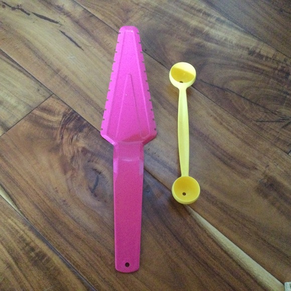 ✔️ Tupperware Lot Spaghetti Keeper, Shaker, Server, Melon Baller - Picture 7 of 7